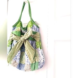 BONGO Green, Blue, White Purse. 15x14" see all pics